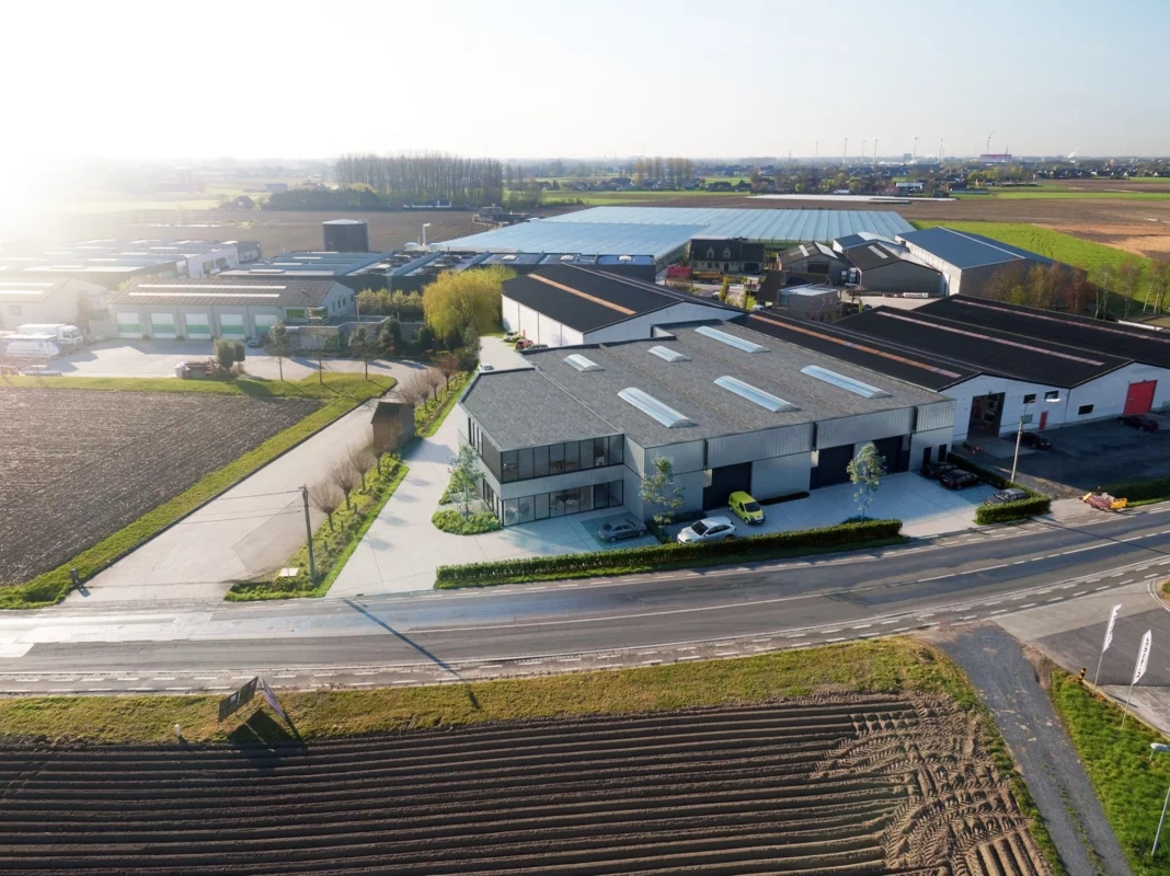 Luchtzicht op Park Beverna langs de Beversesteenweg in Roeselare