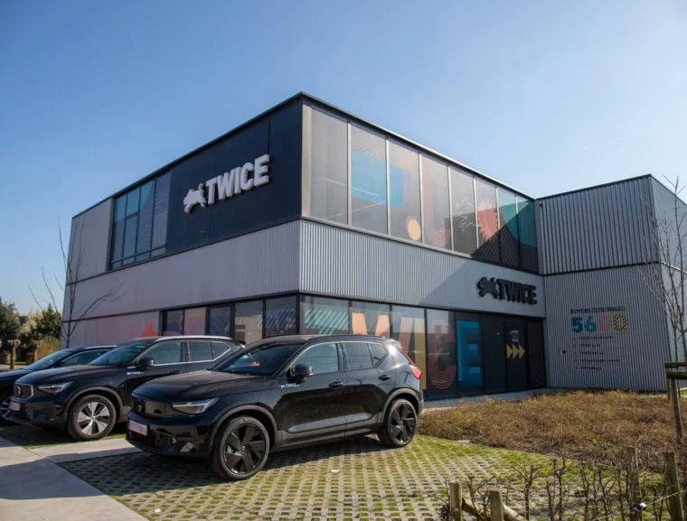 Afgewerkt bedrijfsverzamelgebouw Park Beverna met kantoor van Twice