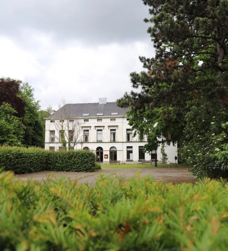 Kasteel Rotsart de Hertaing op de site van Buro Minard in Merelbeke