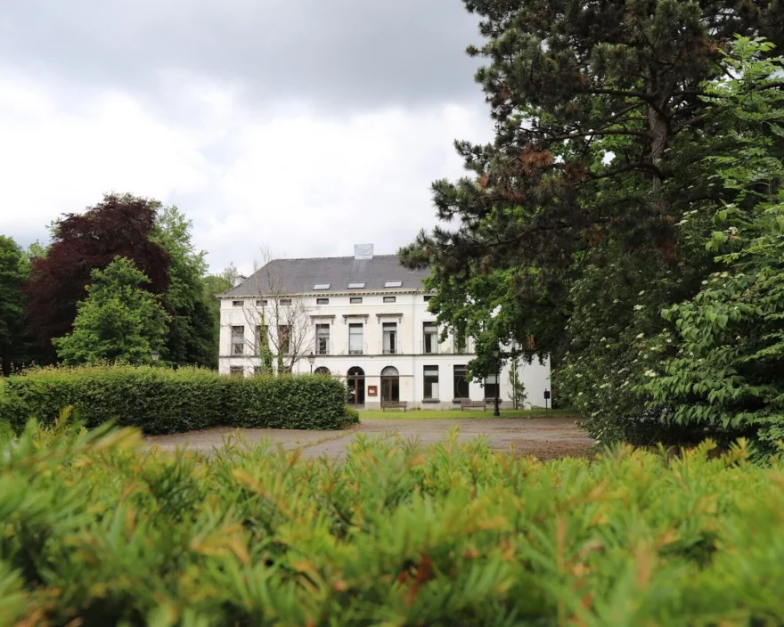 Kasteel Rotsart de Hertaing op de site van Buro Minard in Merelbeke