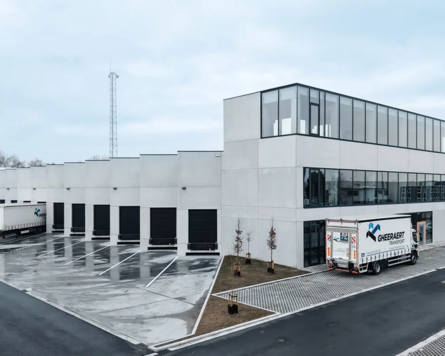 Crossdockdepot van Gheeraert Transport in Sint-Niklaas – beeld 1