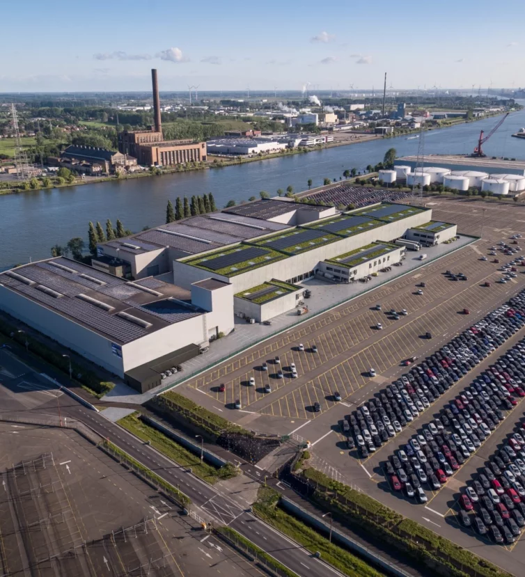 Bedrijvenpark Hexaport in Gent-Zeehaven, zicht op de bedrijfsgebouwen